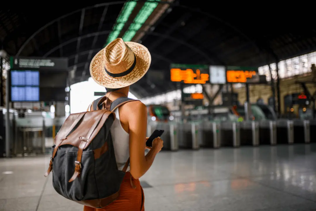 6 Safety Considerations When Traveling Alone
